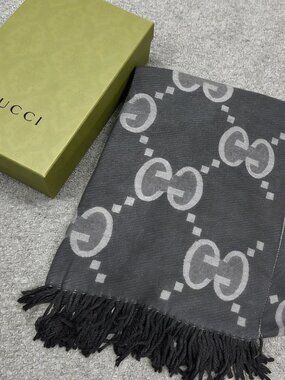 Gucci Reversible Jumbo GG Jacquard Scarf